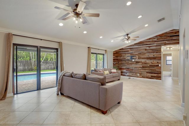 542 Indigo Avenue, Wellington, FL 33414