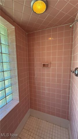 1414 Niles Cortland Road, Niles, OH 44446