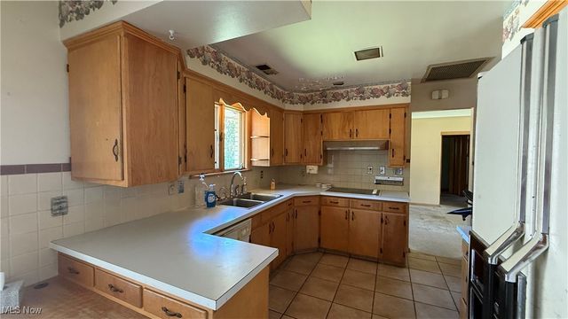 1414 Niles Cortland Road, Niles, OH 44446