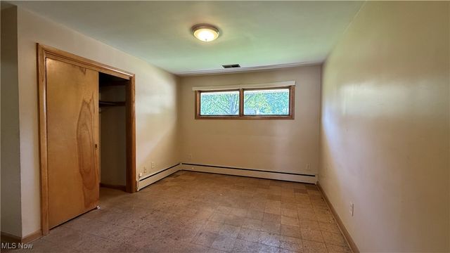 1414 Niles Cortland Road, Niles, OH 44446