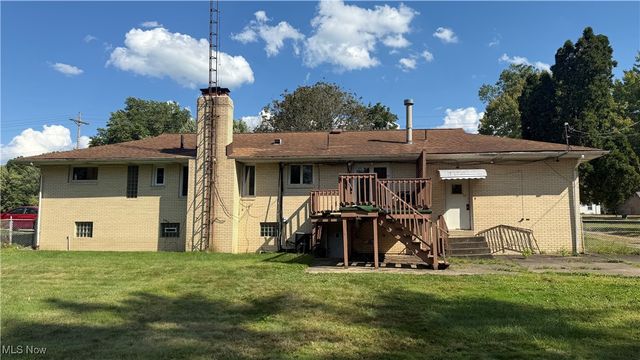 1414 Niles Cortland Road, Niles, OH 44446