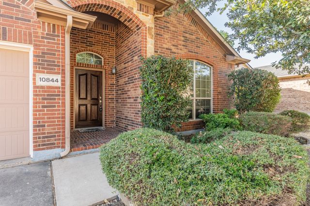 10844 Irish Glen Trail, Fort Worth, TX 76052