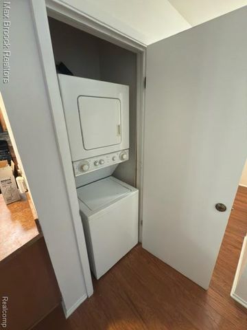 2405 Torquay Avenue 109, Royal Oak, MI 48073