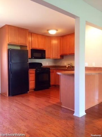 2405 Torquay Avenue 109, Royal Oak, MI 48073