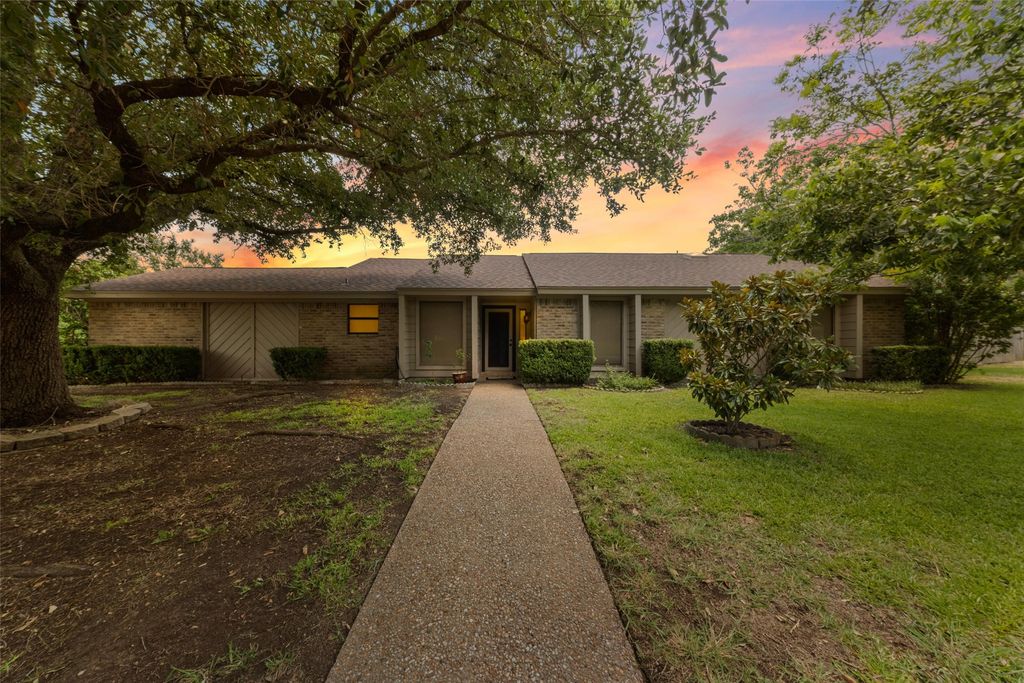 9915 Ramblewood Drive, Woodway, TX 76712