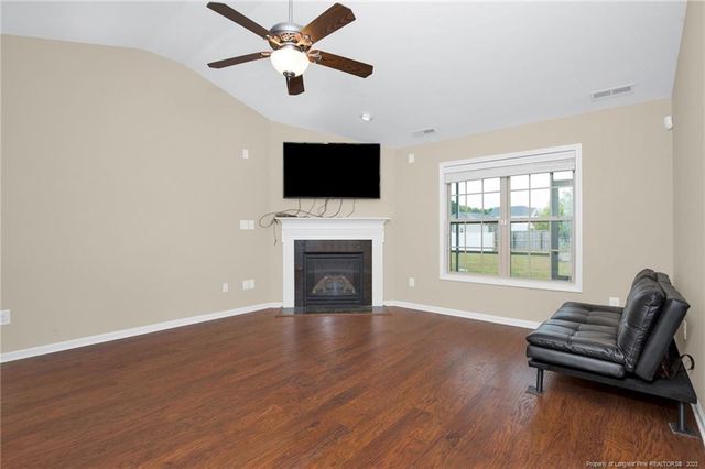 1093 Saint Johns Loop, Raeford, NC 28376