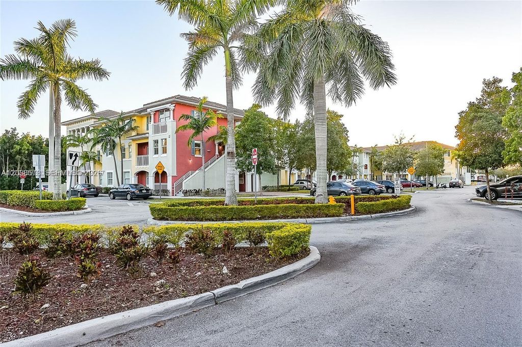10901 NW 83rd St 104, Doral, FL 33178