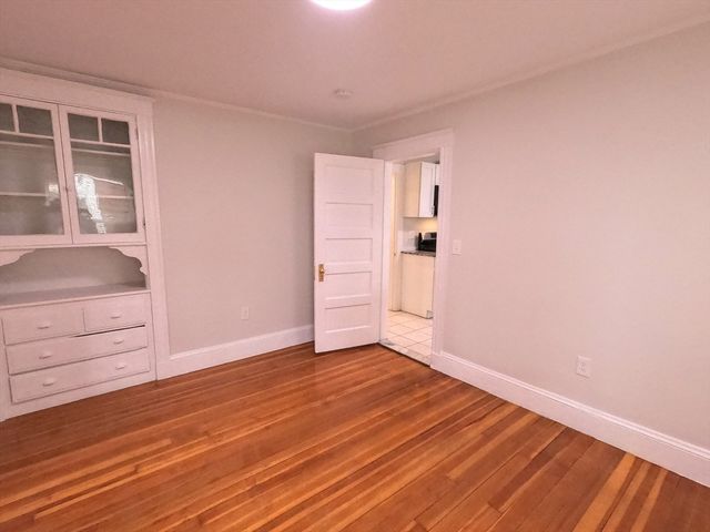 4110 Washington St 1, Boston, MA 02131