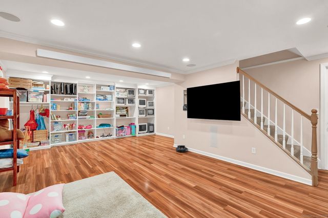 18 Oakdale Circle, Wallingford, CT 06492
