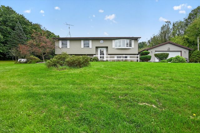 22216 E Ave N, Pennfield Twp, MI 49017