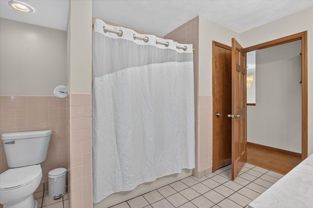 22216 E Ave N, Pennfield Twp, MI 49017