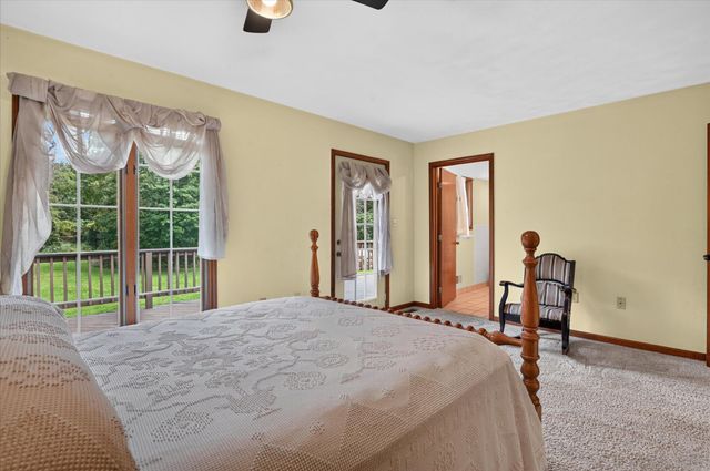 22216 E Ave N, Pennfield Twp, MI 49017