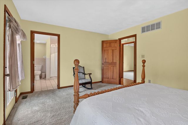 22216 E Ave N, Pennfield Twp, MI 49017