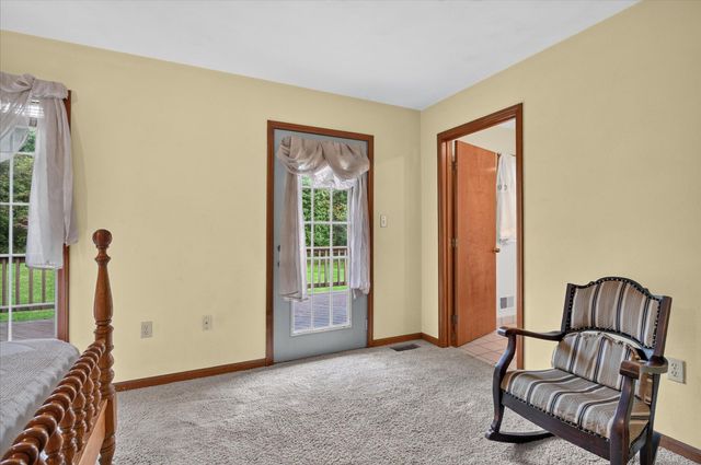 22216 E Ave N, Pennfield Twp, MI 49017