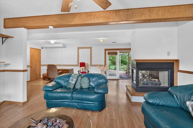 22216 E Ave N, Pennfield Twp, MI 49017