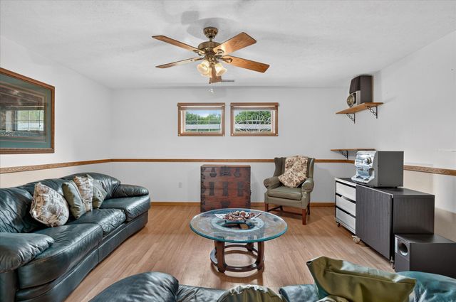 22216 E Ave N, Pennfield Twp, MI 49017