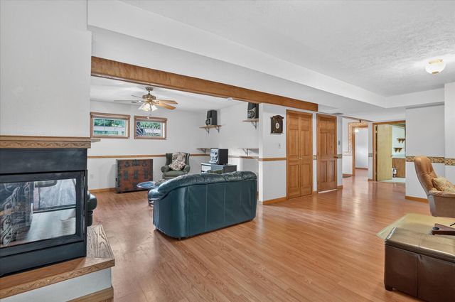 22216 E Ave N, Pennfield Twp, MI 49017