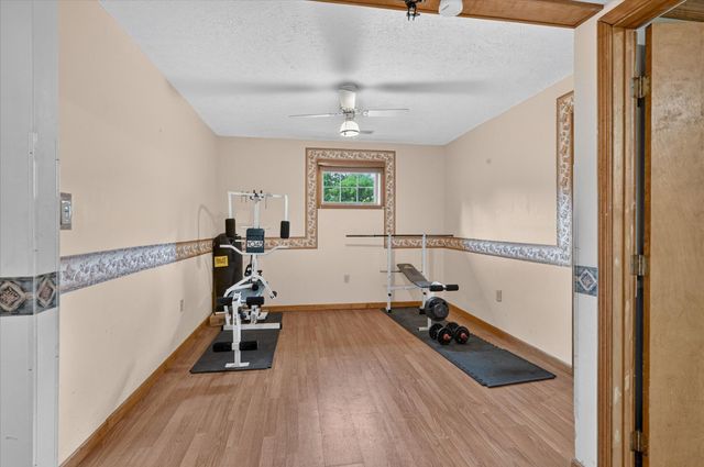 22216 E Ave N, Pennfield Twp, MI 49017