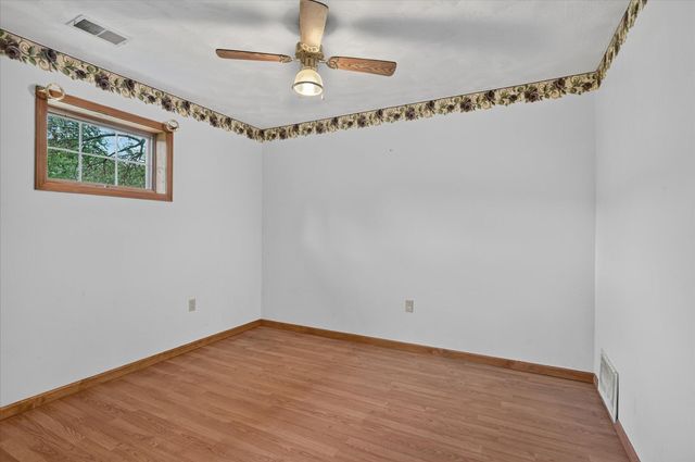 22216 E Ave N, Pennfield Twp, MI 49017