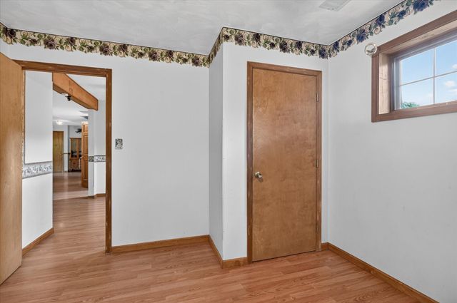 22216 E Ave N, Pennfield Twp, MI 49017