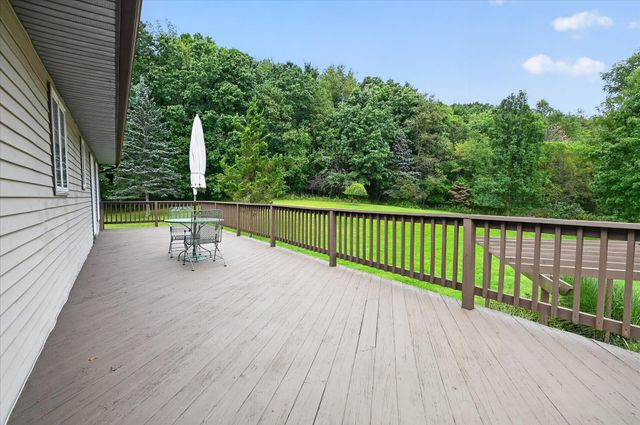 22216 E Ave N, Pennfield Twp, MI 49017
