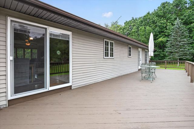 22216 E Ave N, Pennfield Twp, MI 49017
