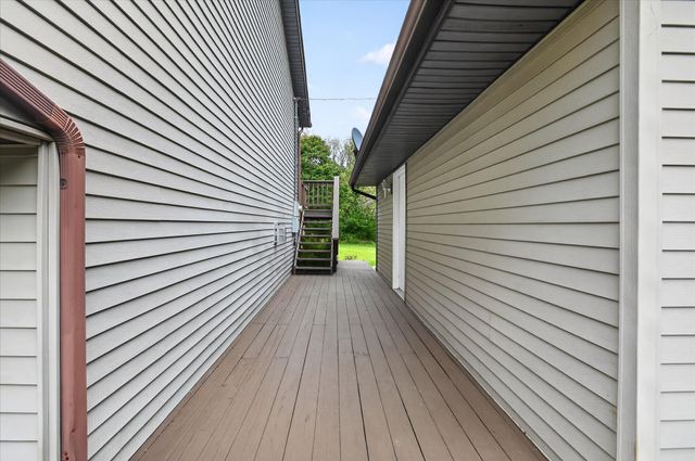 22216 E Ave N, Pennfield Twp, MI 49017