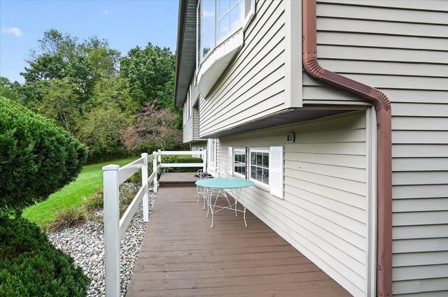 22216 E Ave N, Pennfield Twp, MI 49017