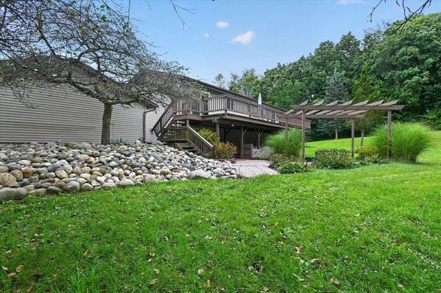 22216 E Ave N, Pennfield Twp, MI 49017