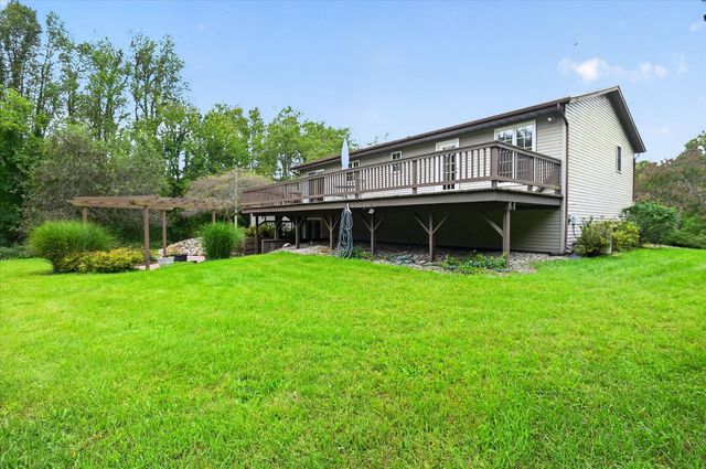 22216 E Ave N, Pennfield Twp, MI 49017