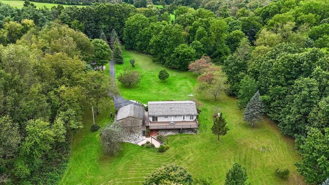 22216 E Ave N, Pennfield Twp, MI 49017