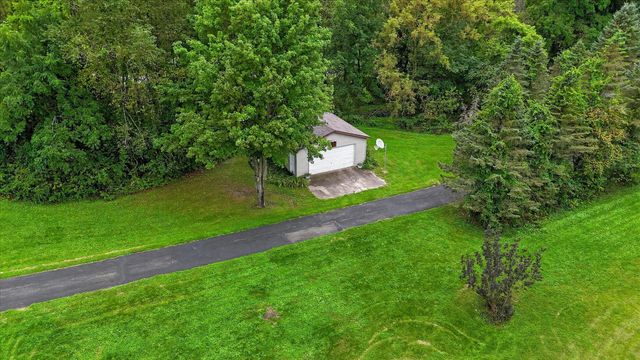 22216 E Ave N, Pennfield Twp, MI 49017
