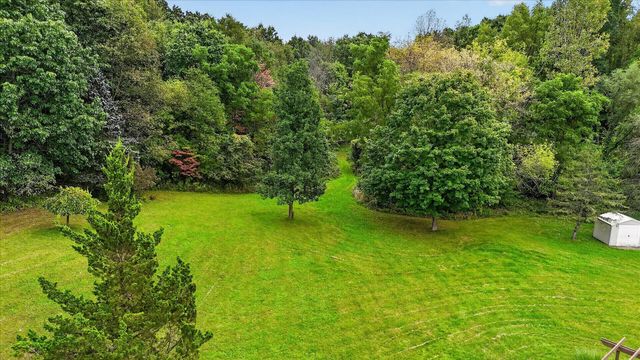 22216 E Ave N, Pennfield Twp, MI 49017