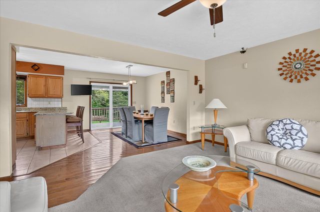 22216 E Ave N, Pennfield Twp, MI 49017
