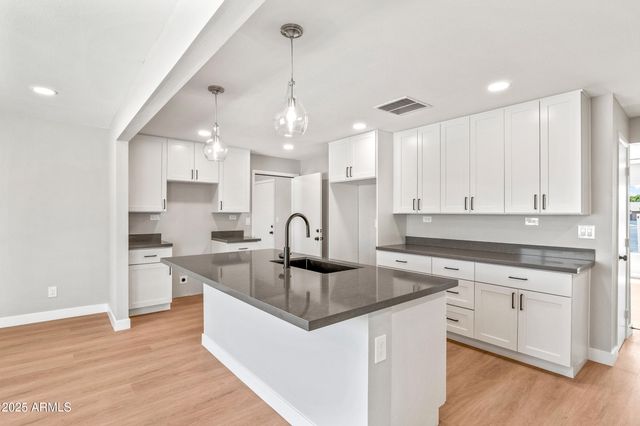 9459 N 64TH Drive, Glendale, AZ 85302