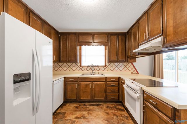 28 Arad Thompson Road NE, Arab, AL 35016