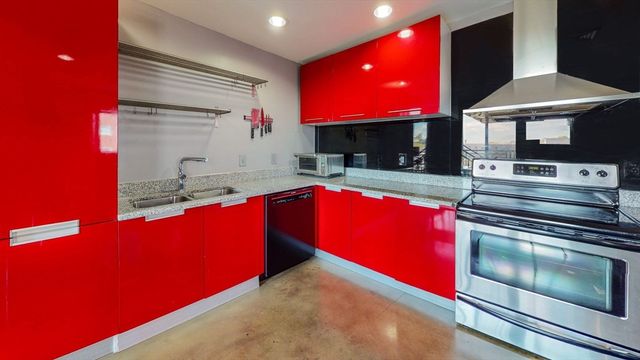 950 Broadway 35, Chelsea, MA 02150