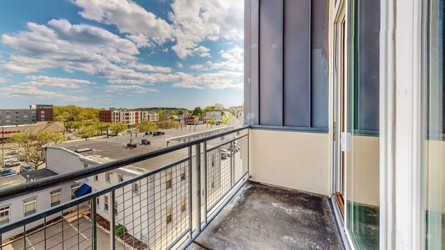 950 Broadway 35, Chelsea, MA 02150
