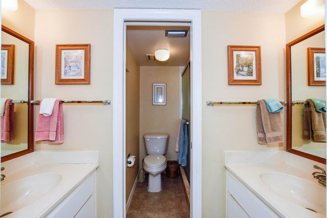 437 CERROMAR LANE 519, Venice, FL 34293