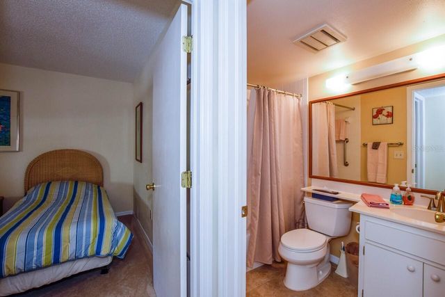 437 CERROMAR LANE 519, Venice, FL 34293