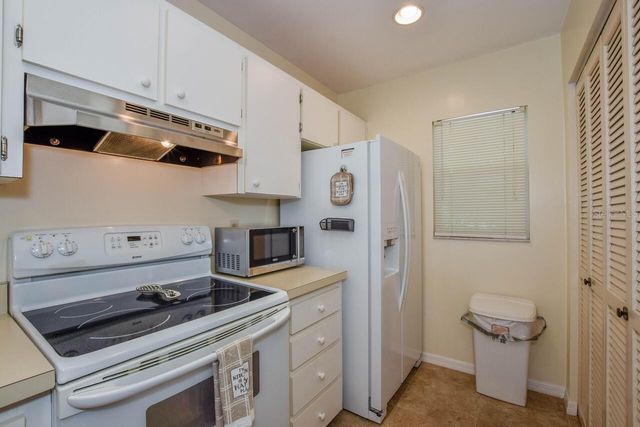 437 CERROMAR LANE 519, Venice, FL 34293