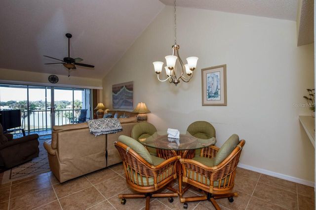 437 CERROMAR LANE 519, Venice, FL 34293