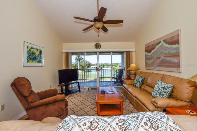 437 CERROMAR LANE 519, Venice, FL 34293