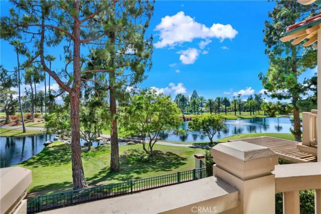 2468 Aquasanta, Tustin, CA 92782