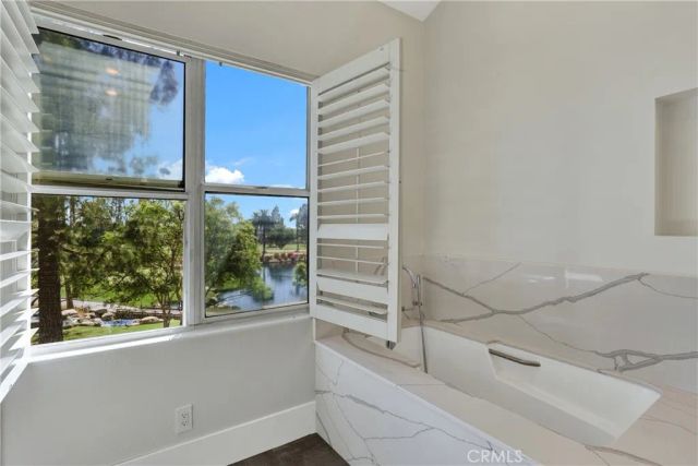 2468 Aquasanta, Tustin, CA 92782