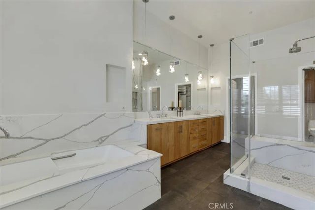 2468 Aquasanta, Tustin, CA 92782
