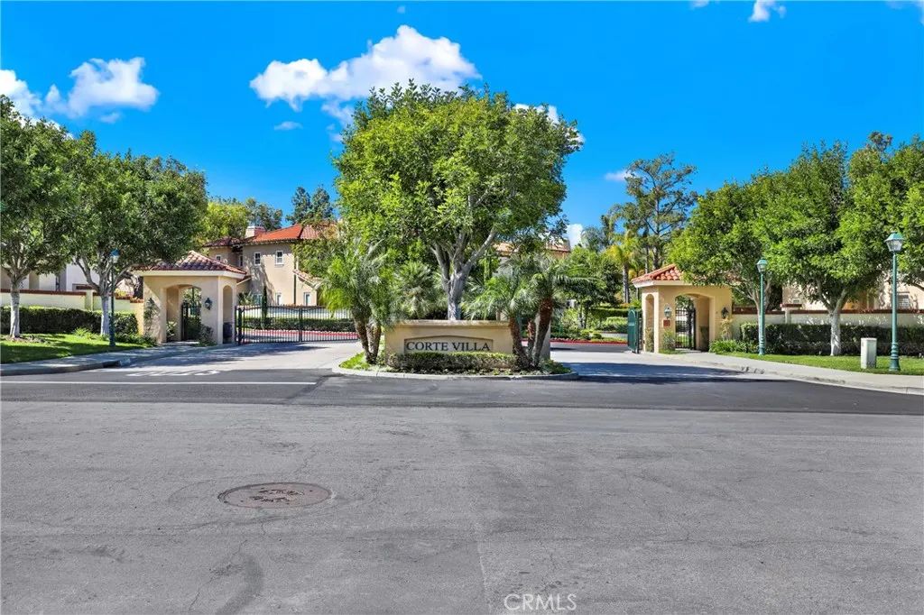 2468 Aquasanta, Tustin, CA 92782