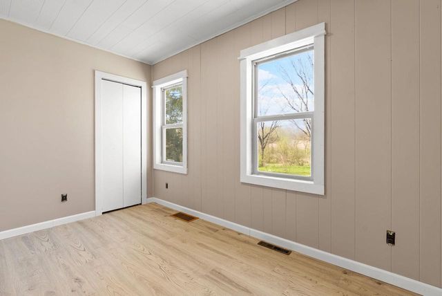 148 Oakwood Avenue, Edgerton, WI 53534