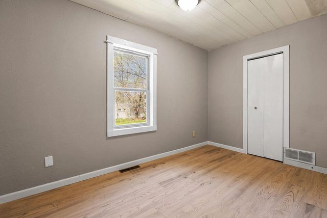 148 Oakwood Avenue, Edgerton, WI 53534