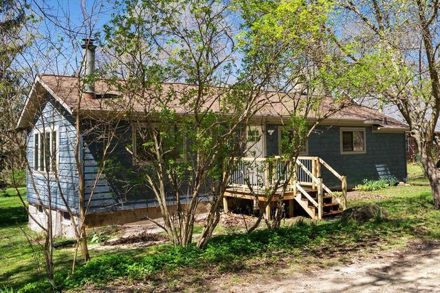 148 Oakwood Avenue, Edgerton, WI 53534